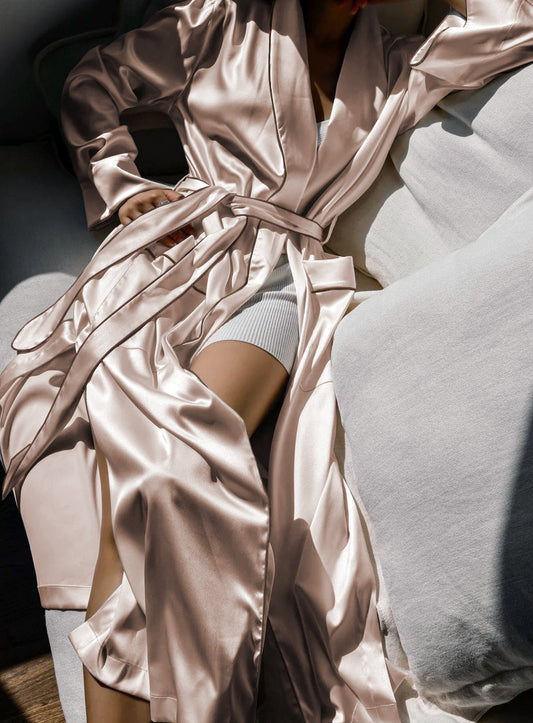 Преміальний халат з тканини тенсел з кантом у пудровому кольорі